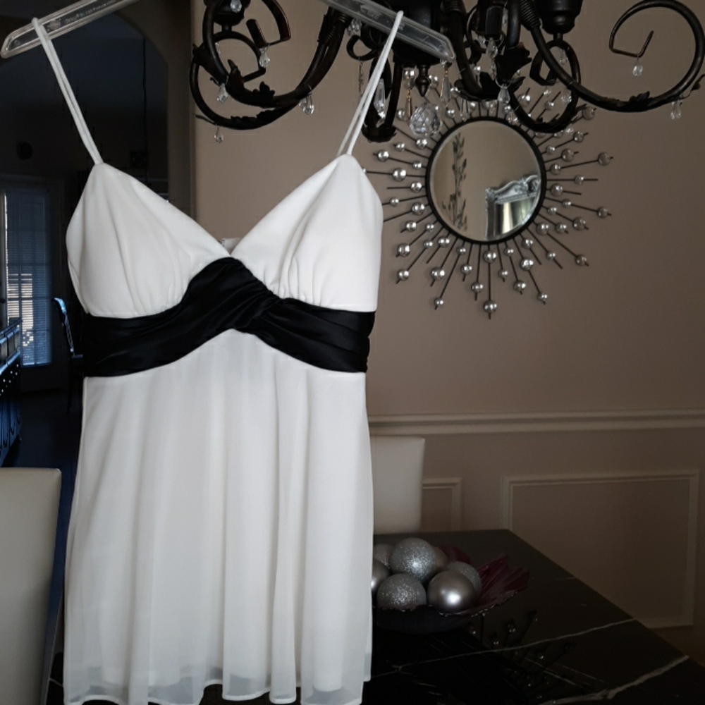 NWOT Boston Proper White Black Dressy Top